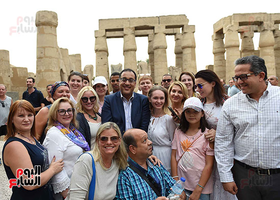 صور رئيس الوزراء يزور معبد الأقصر (18)