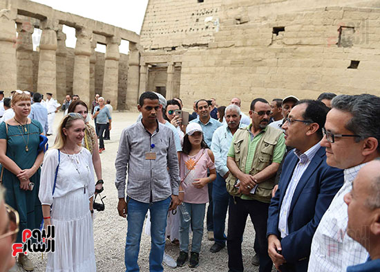 صور رئيس الوزراء يزور معبد الأقصر (8)