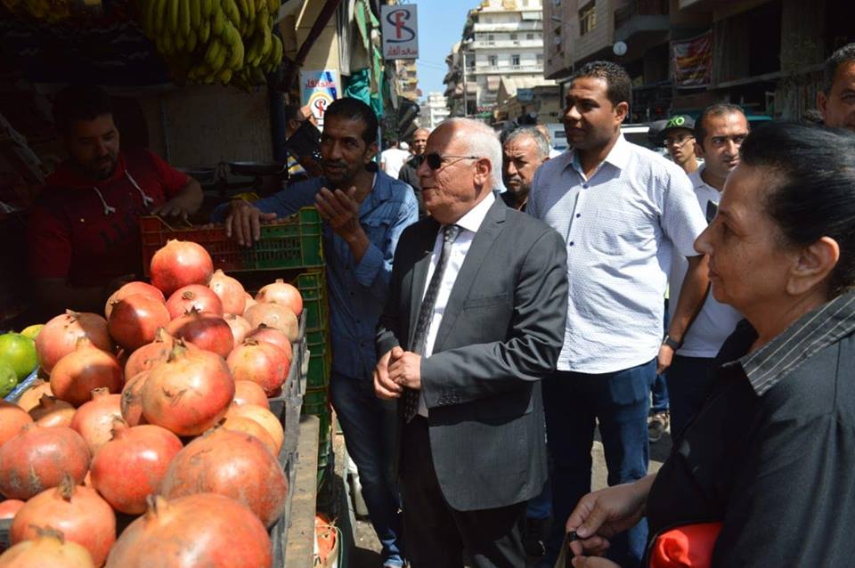 محافظ بورسعيد بتفقد سوق البازار والشوارع المحيطه به (11)