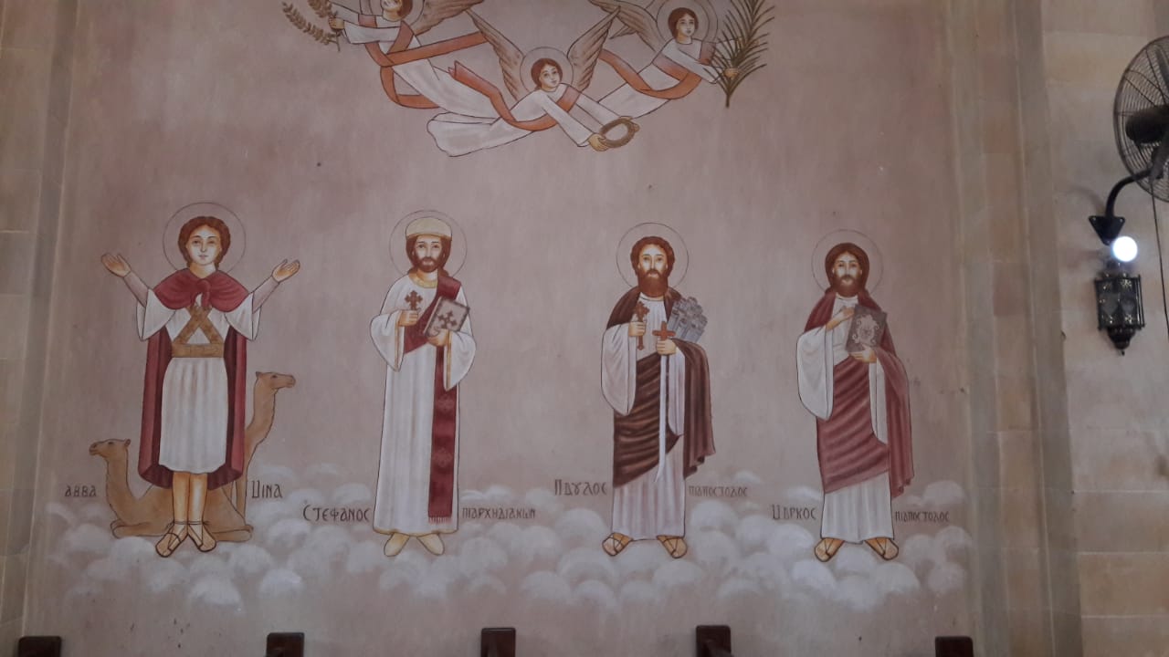 2- الرسومات على جدران الكنيسة