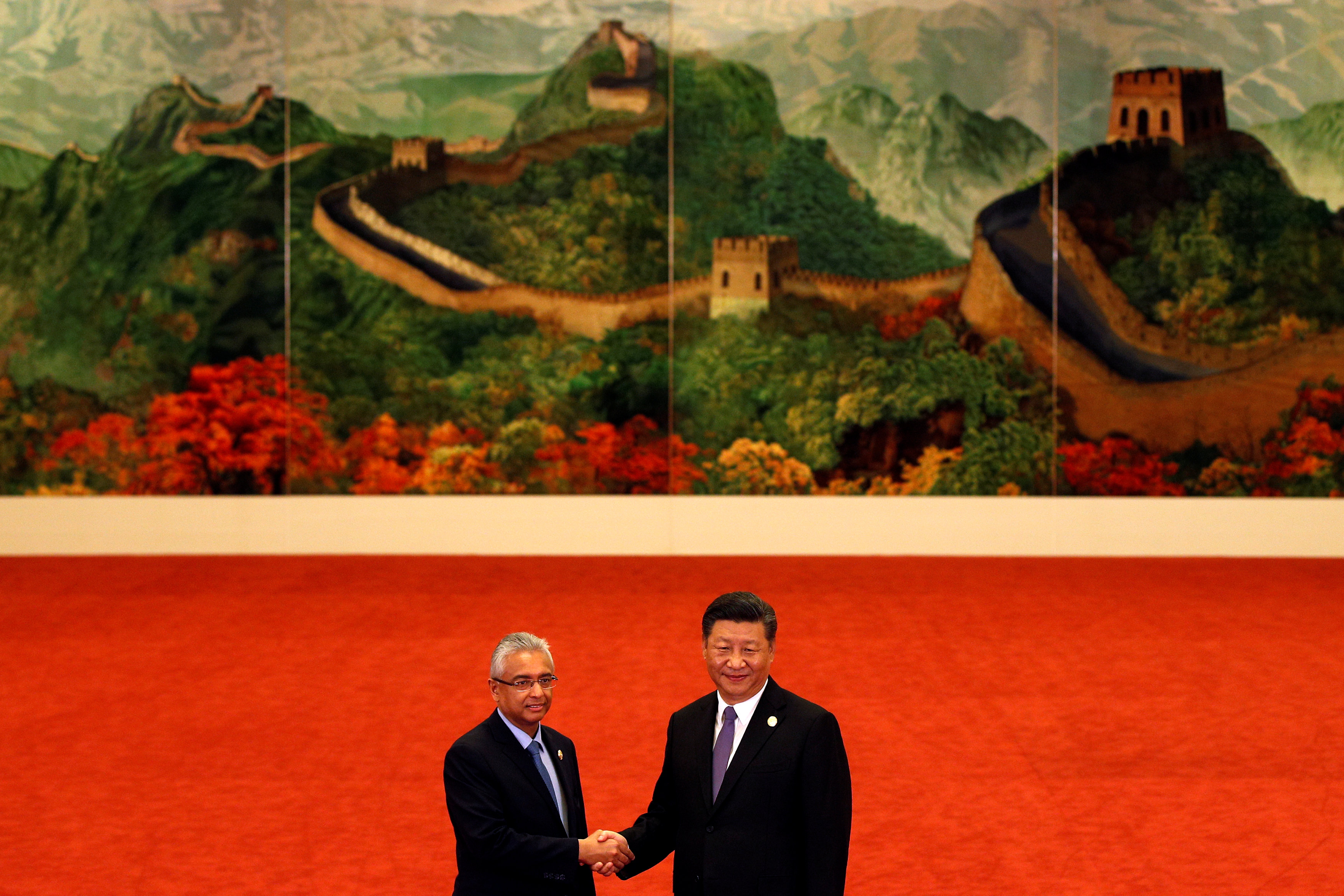 رئيس وزراء موريشيوس برافيند كومار مع رئيس الصين