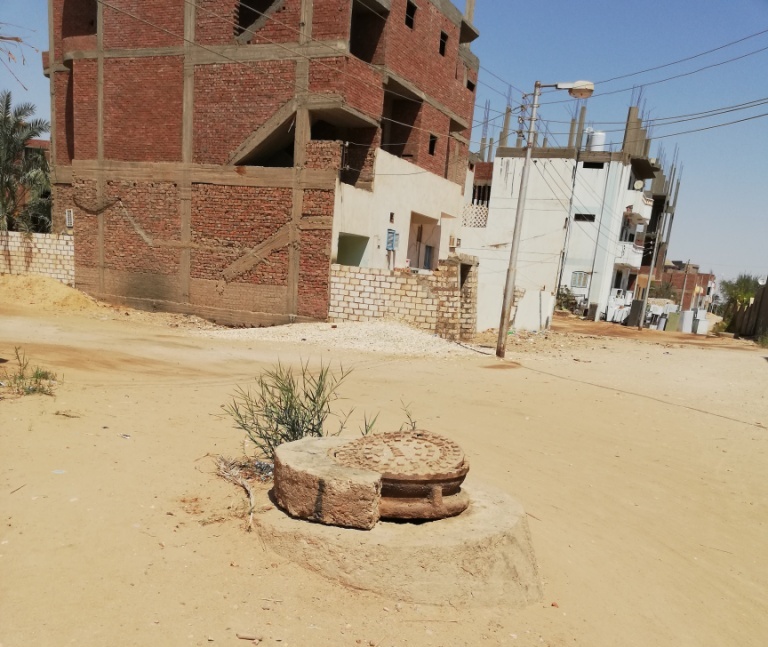 الإهمال يسيطر على حى المهندسين بمدينة موط بالداخلة (2)