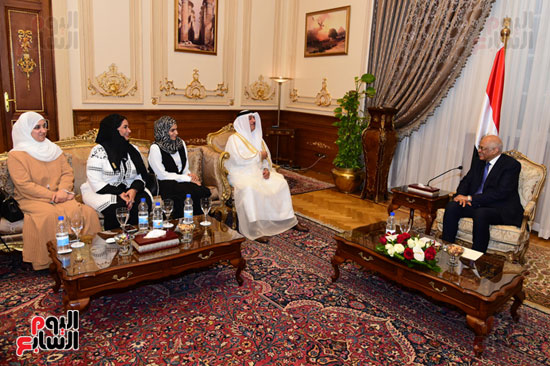 الدكتور على عبدالعال رئيس مجلس النواب يستقبل السيد الامين العام لمجلس النواب البحريني ووفد الأمانة العامة لمجلس النواب البحريني المرافق له (3)