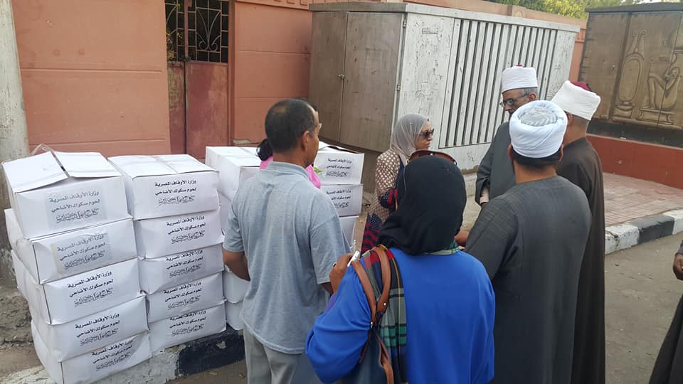     قيادات الاوقاف يشهدون وصول كميات اللحوم للاهالي