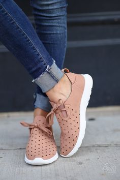 أحذية الخريف (1)