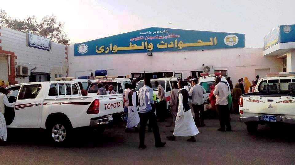 التجمعات حول مستشفى فى السودان