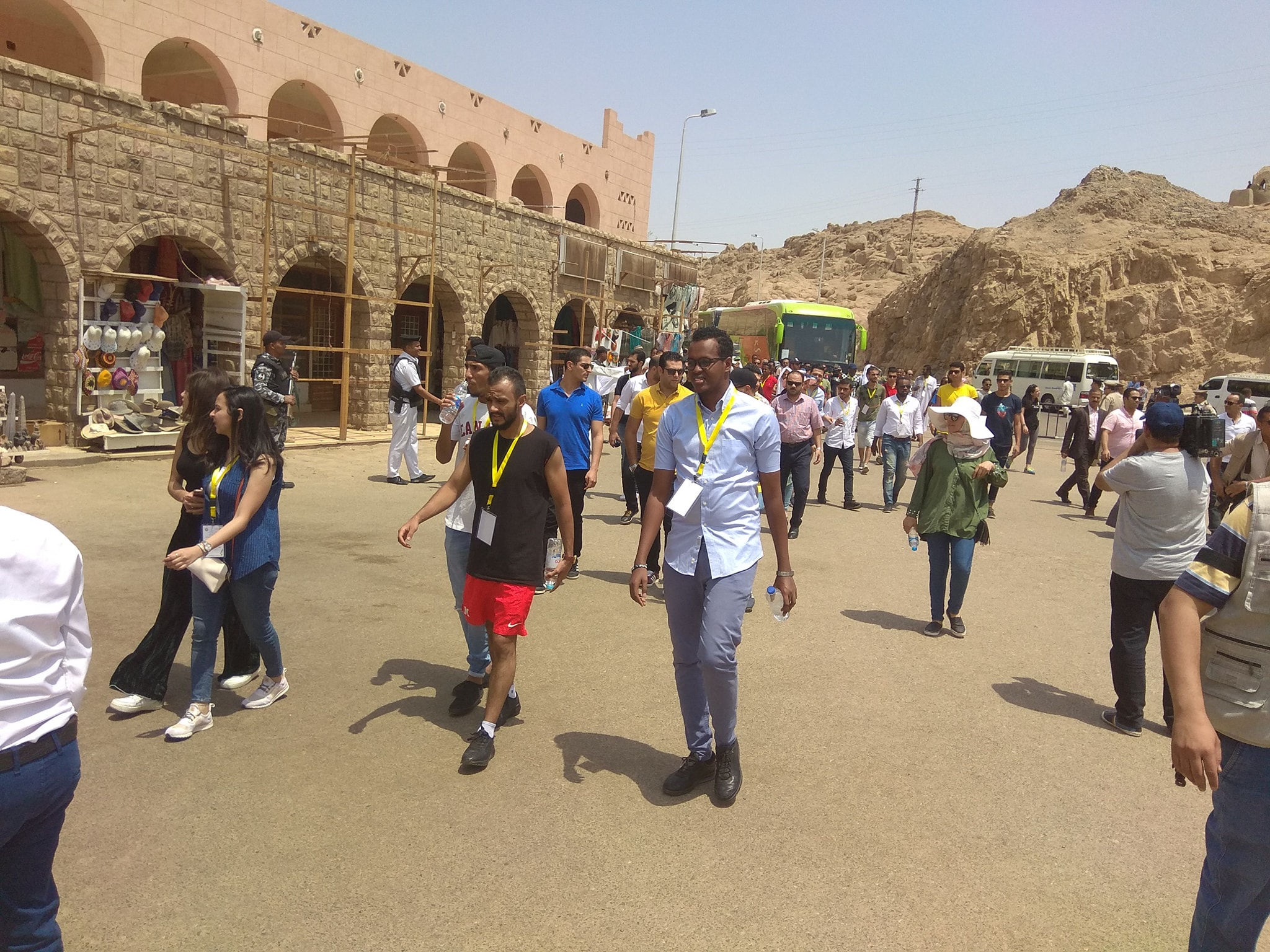 شباب النيل يزورون معبد فيله