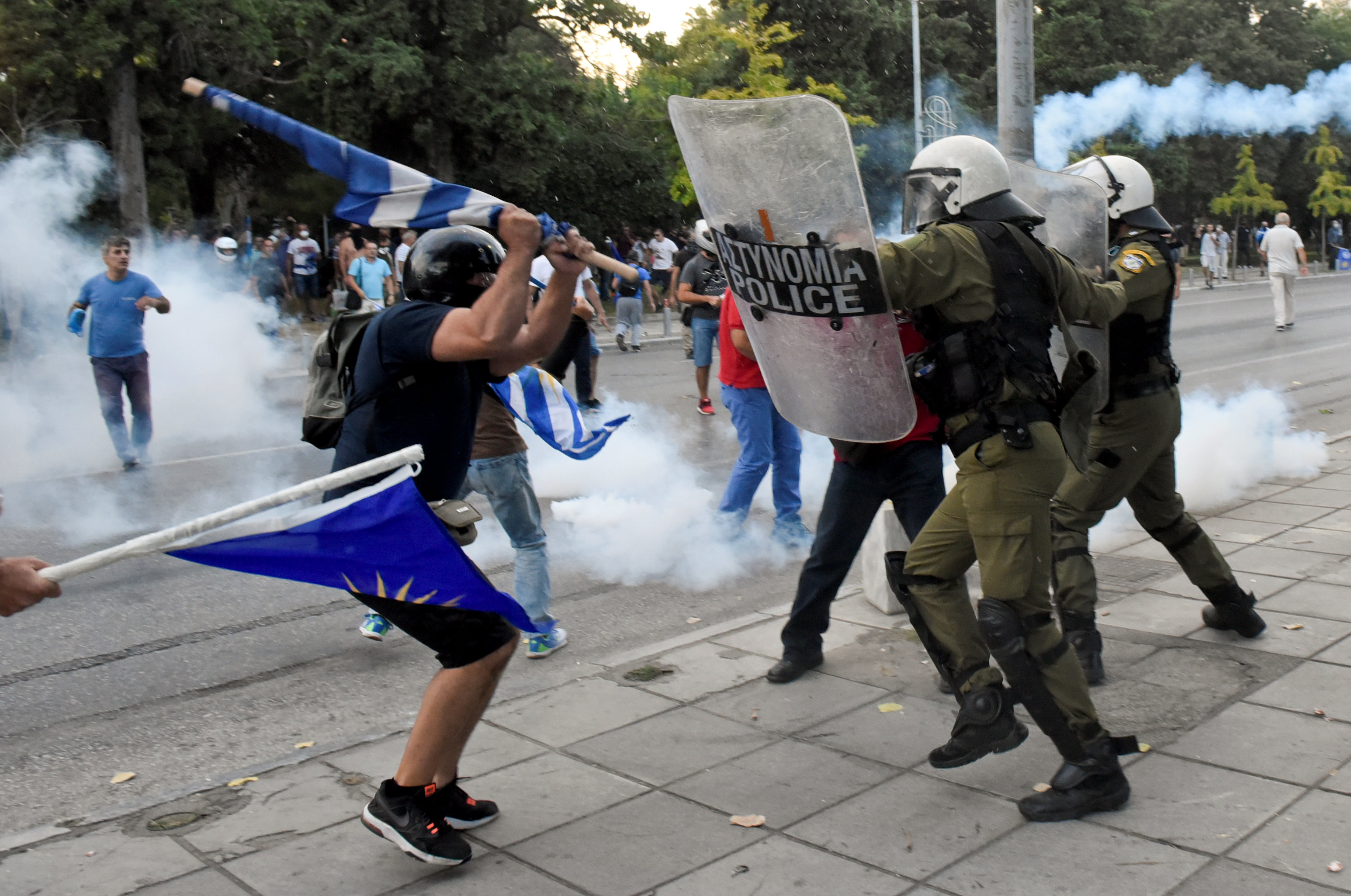 قمع الشرطة اليونانية 