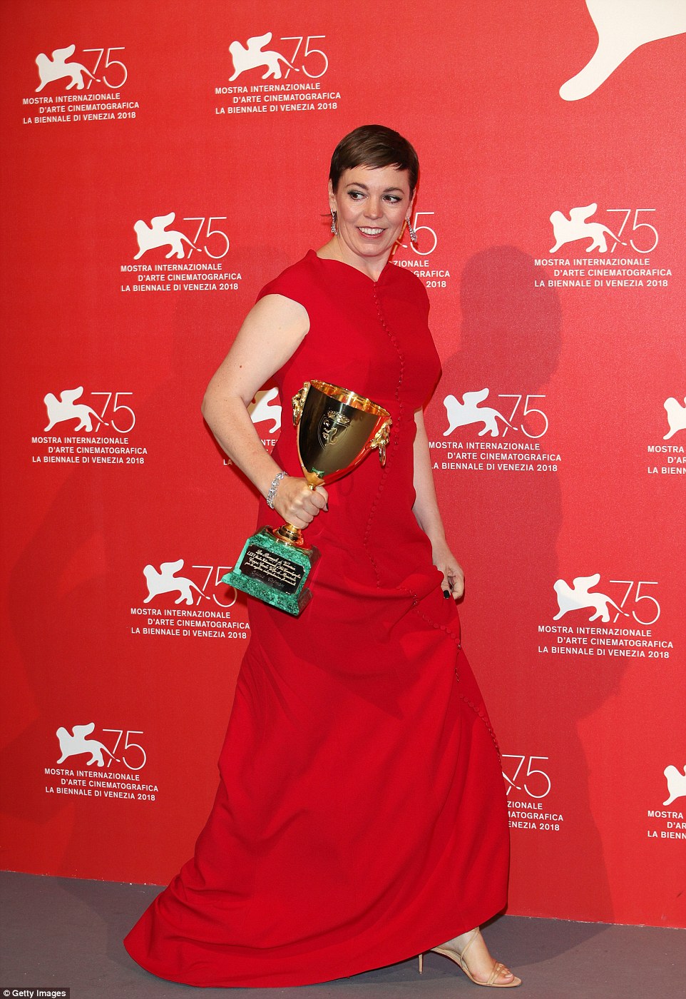 أوليفيا كولمان تحصد جائزة أفضل ممثلة في مهرجان فينيسيا
