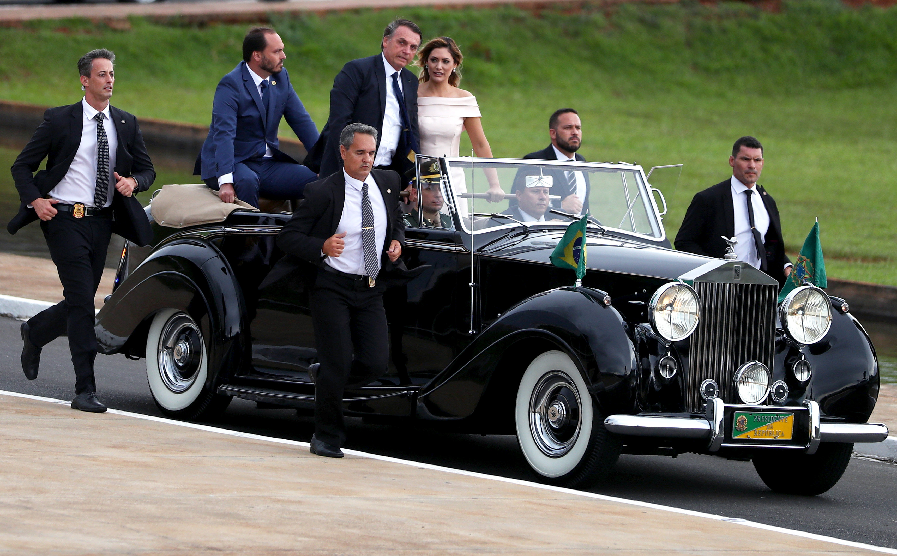 2019-01-01T170442Z_378359489_RC17D9BD9B20_RTRMADP_3_BRAZIL-POLITICS