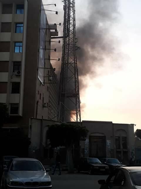 حريق يشتعل فى المبنى (1)