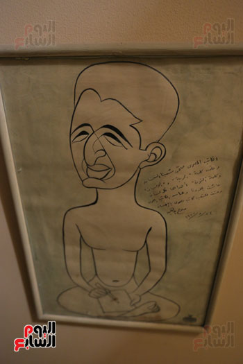 صلح-جاهين-يقدم-كاريكاتير-لـ-إحسان-عبد-القدوس