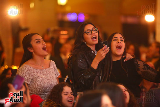 محمود العسيلى و‎صابرين النجيلى يشعلان حفل رأس السنة بأحد فنادق القاهرة (15)