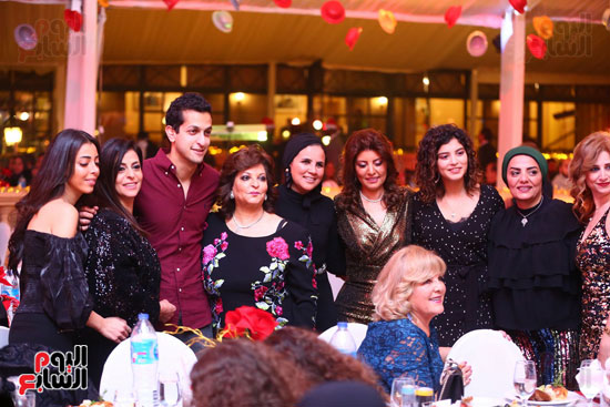 محمود العسيلى و‎صابرين النجيلى يشعلان حفل رأس السنة بأحد فنادق القاهرة  (3)