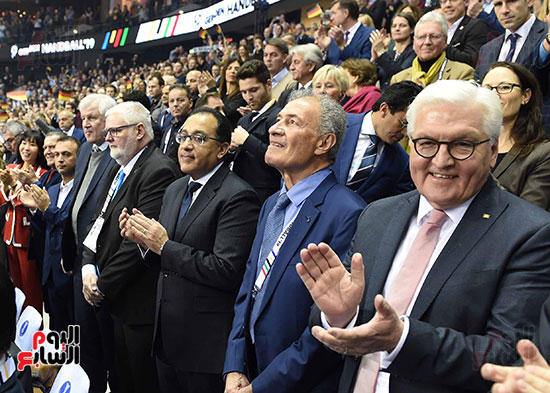 صور رئيس الوزراء يشهد افتتاح بطولة العالم لكرة اليد للرجال  (6)