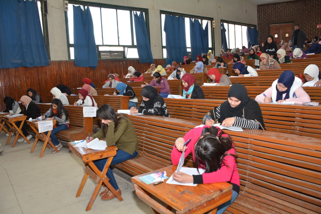 أمتحانات جامعة أسيوط (14)