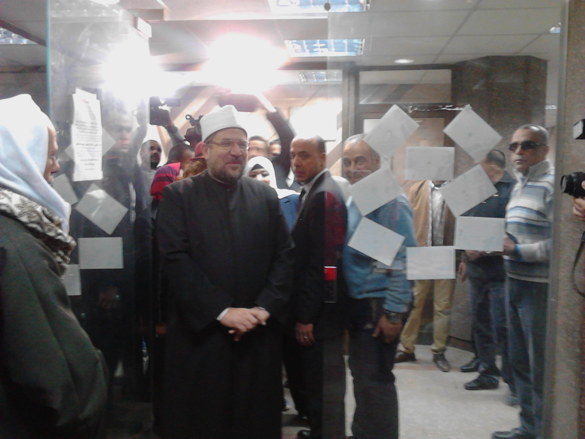 الدكتور محمد مختار جمعة وزير الاوقاف أثناء زيارته لمستشفى الدعاة (2)