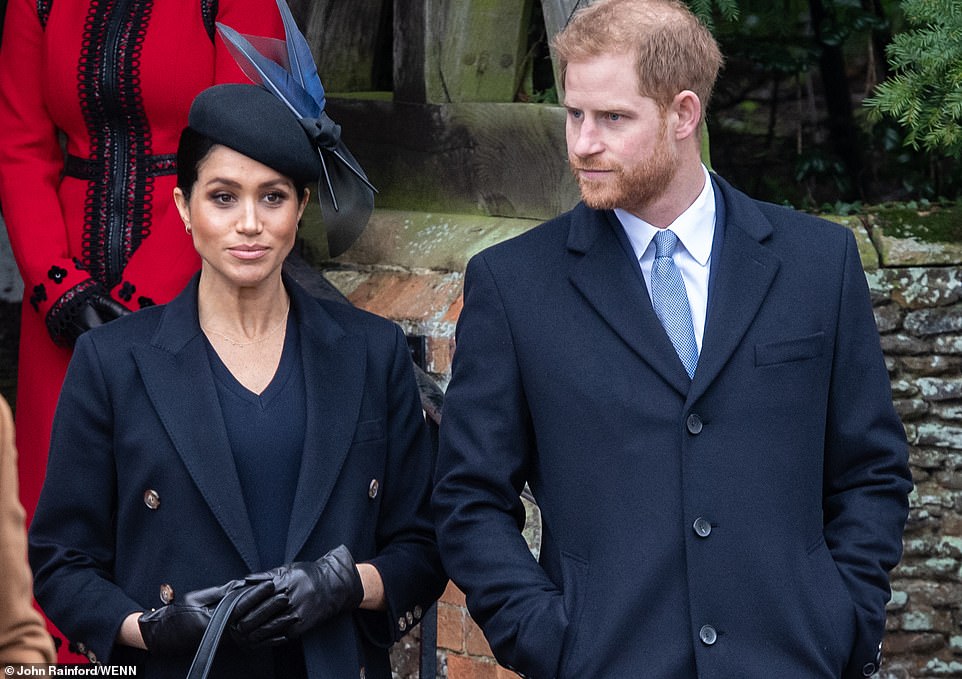8394126-6586135-Meghan_Markle_seen_with_Prince_Harry_on_Christmas_Day_is_feeling-m-36_1547373387753