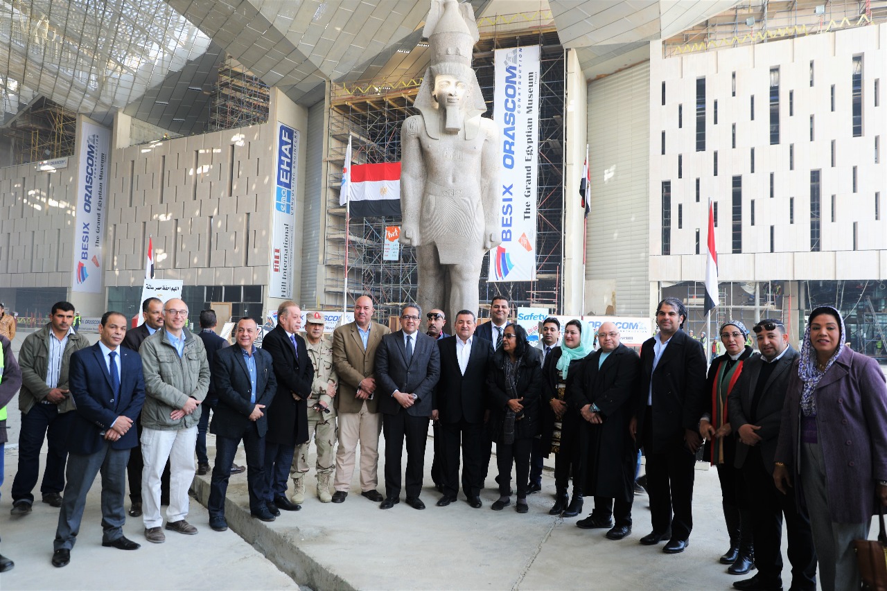 وزير الآثار يصطحب أعضاء لجنة الثقافة والإعلام والآثار بمجلس النواب فى المتحف الكبير (3)