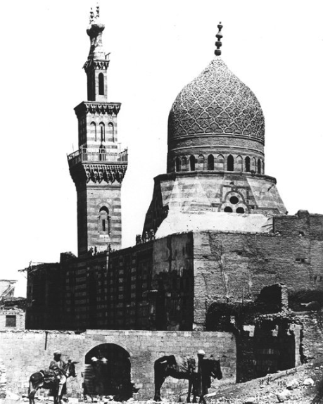 مسجد بالقاهرة