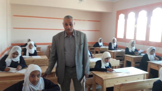 رئيس منطقة الأقصر الأزهرية يتفقد لجان امتحانات النقل الإعدادي والثانوي (2)