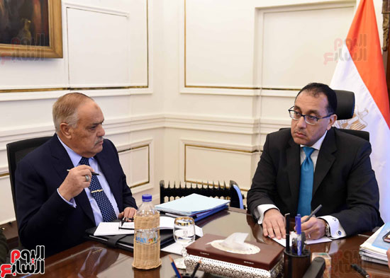 رئيس الوزراء يلتقى رئيس العربية للتصنيع (4)