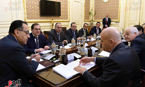 اجتماع رئيس الوزراء برئيس شركة  إيني  (4)