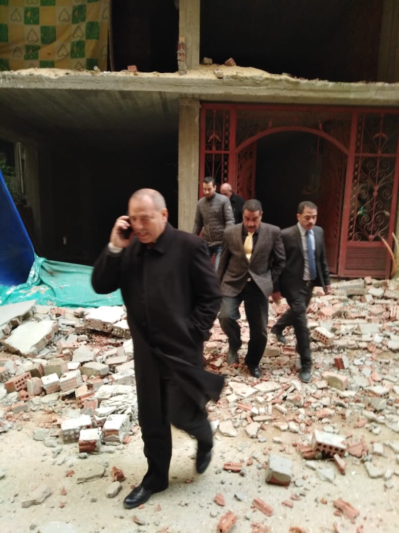 نائب نحافظ القاهرة يقود حملة لإزالة مخالفات بناء بالنزهة  (7)