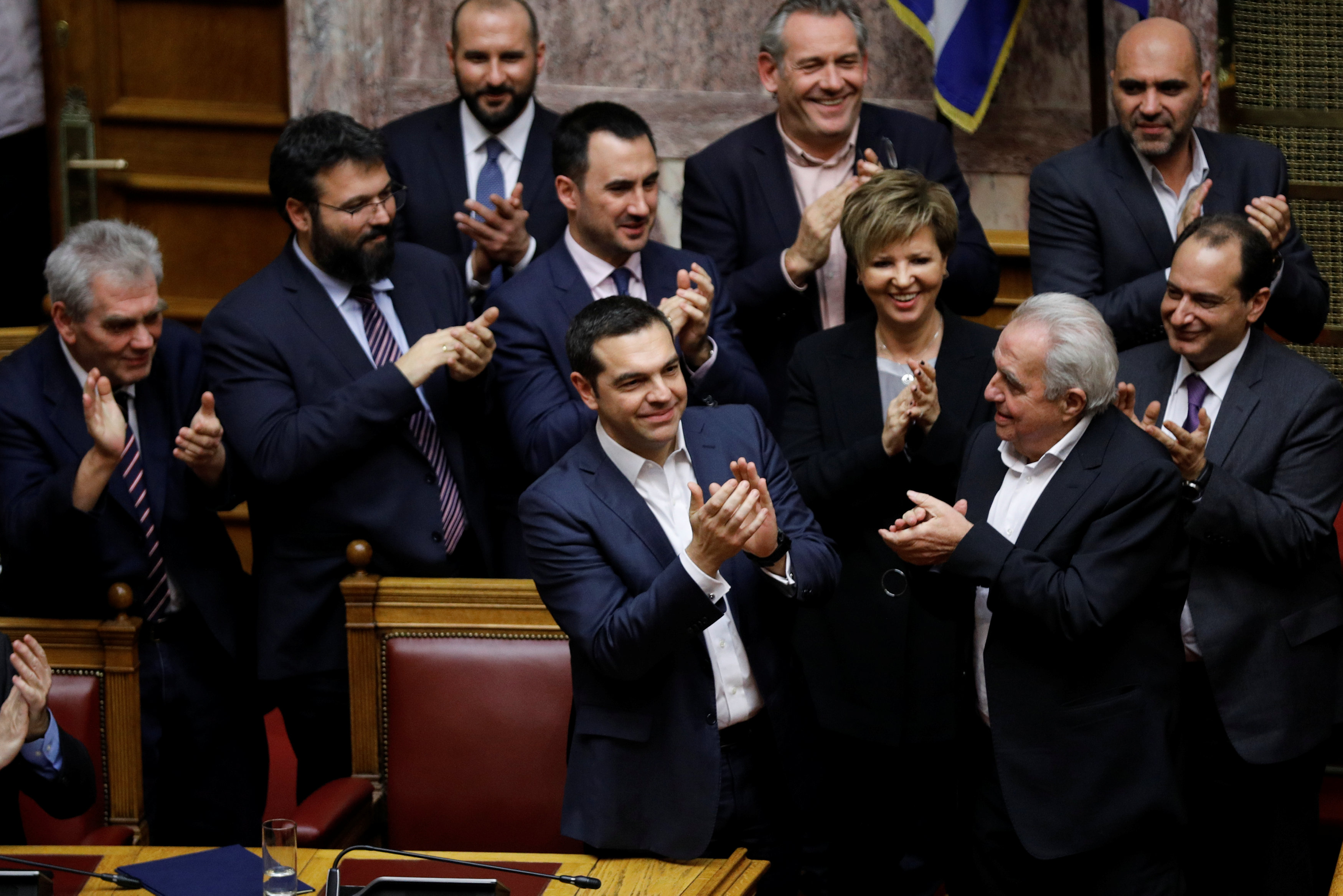 البرلمان اليونانى يمنح الثقة لحكومة رئيس الوزراء أليكسيس (7)