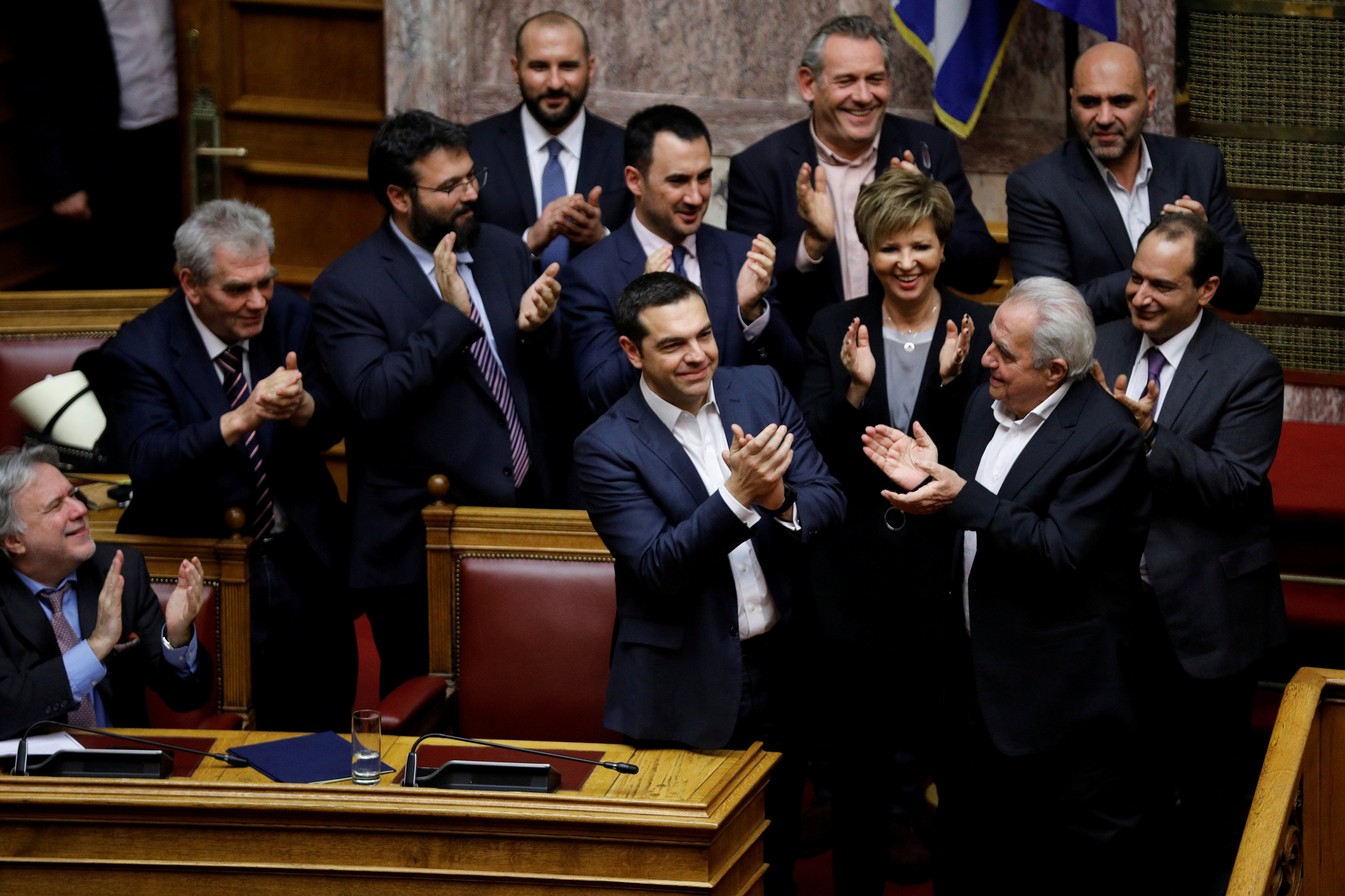 البرلمان اليونانى يمنح الثقة لحكومة رئيس الوزراء أليكسيس (10)