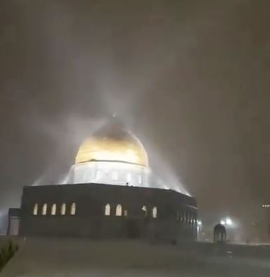 تساقط الثلوج فوق مسجد قبة الصخرة