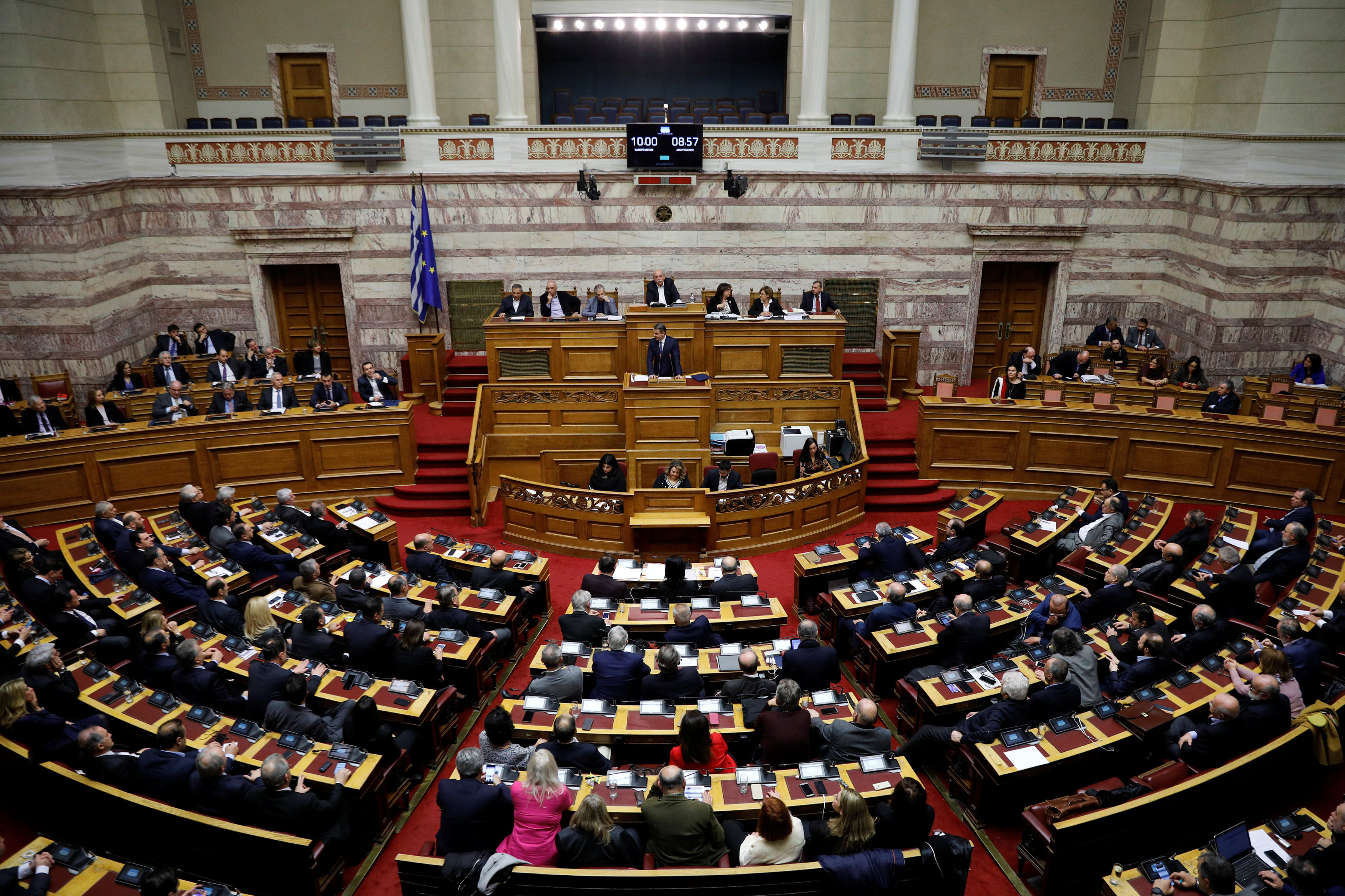 البرلمان اليونانى يمنح الثقة لحكومة رئيس الوزراء أليكسيس (3)