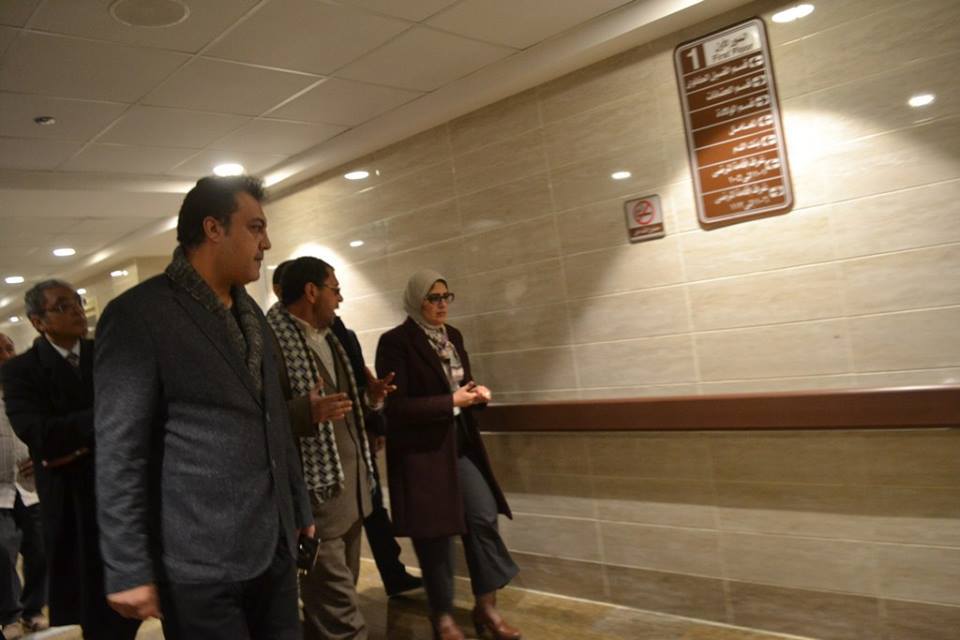 وزيرة الصحة في زيارة مفاجئة  تتفقد مستشفى بلطيم (4)