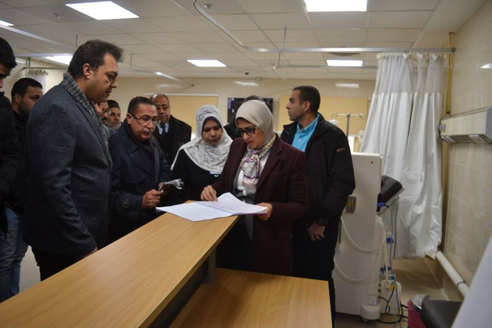 وزيرة الصحة في زيارة مفاجئة  تتفقد مستشفى بلطيم (1)