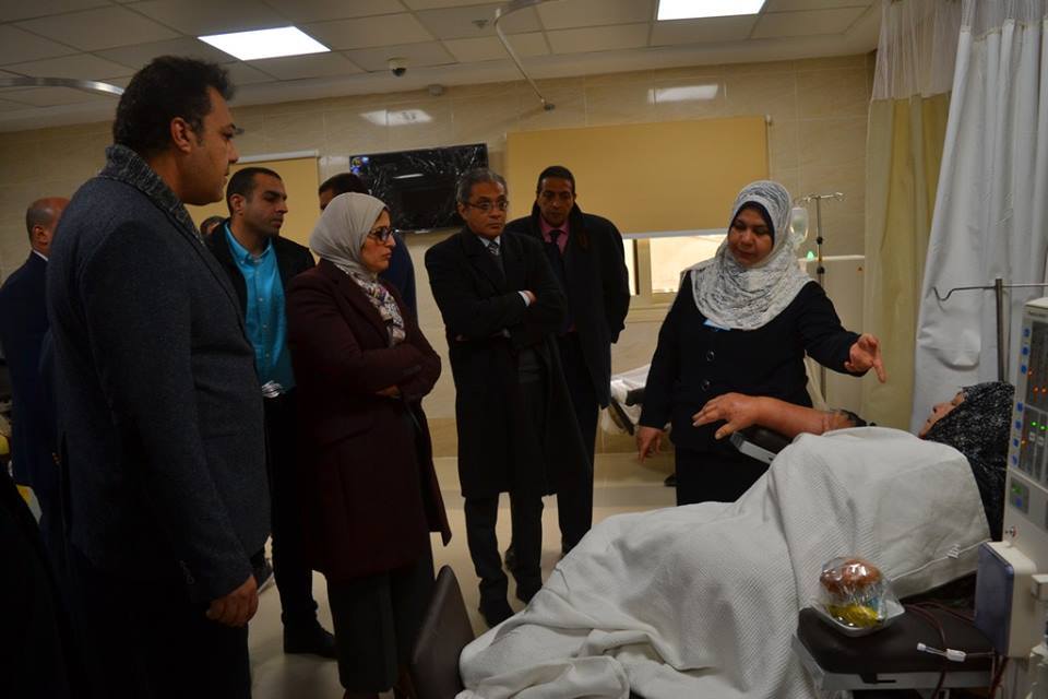 وزيرة الصحة في زيارة مفاجئة  تتفقد مستشفى بلطيم (3)