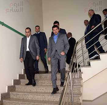 رئيس الوزراء يتفقد المنشآت الرياضية باستاد القاهرة (5)