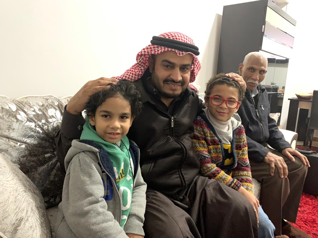 ابناء الدكتور هشام مع الوفد السعودى