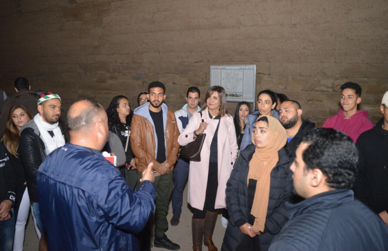 وزيرة الهجرة تصطحب وفدًا شبابيًا من أبناء المصريين بالخارج فى زيارة للأقصر (10)