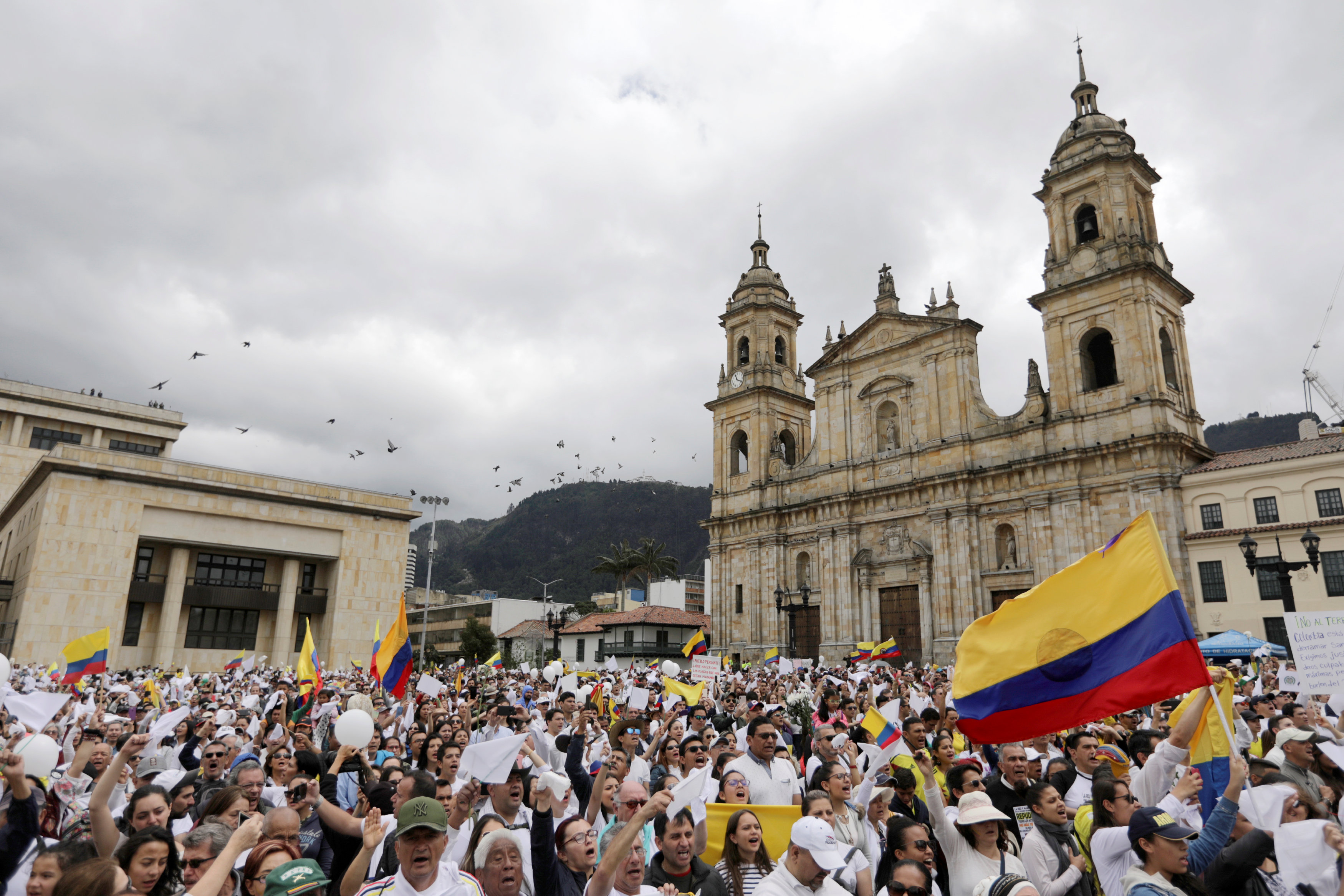 مسيرة ضد العنف فى كولومبيا (5)