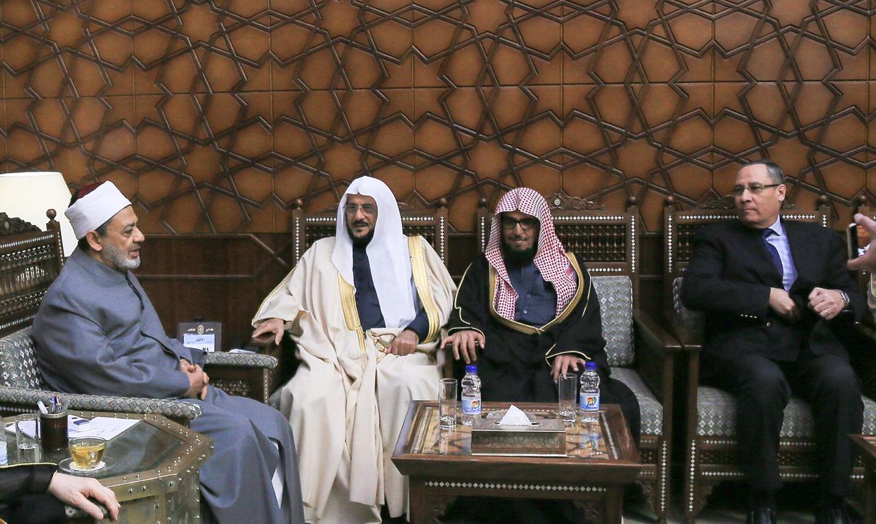 شيخ الأزهر يستقبل وزير الشؤون الإسلامية بالمملكة العربية السعودية (1)