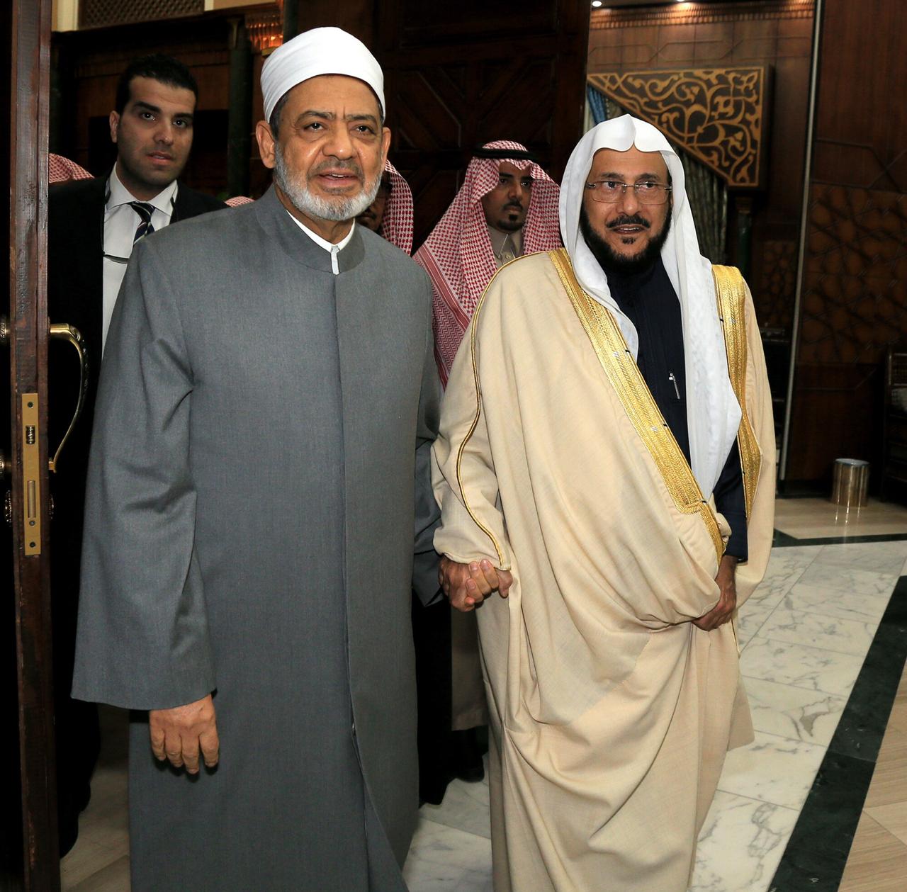 شيخ الأزهر يستقبل وزير الشؤون الإسلامية بالمملكة العربية السعودية (2)