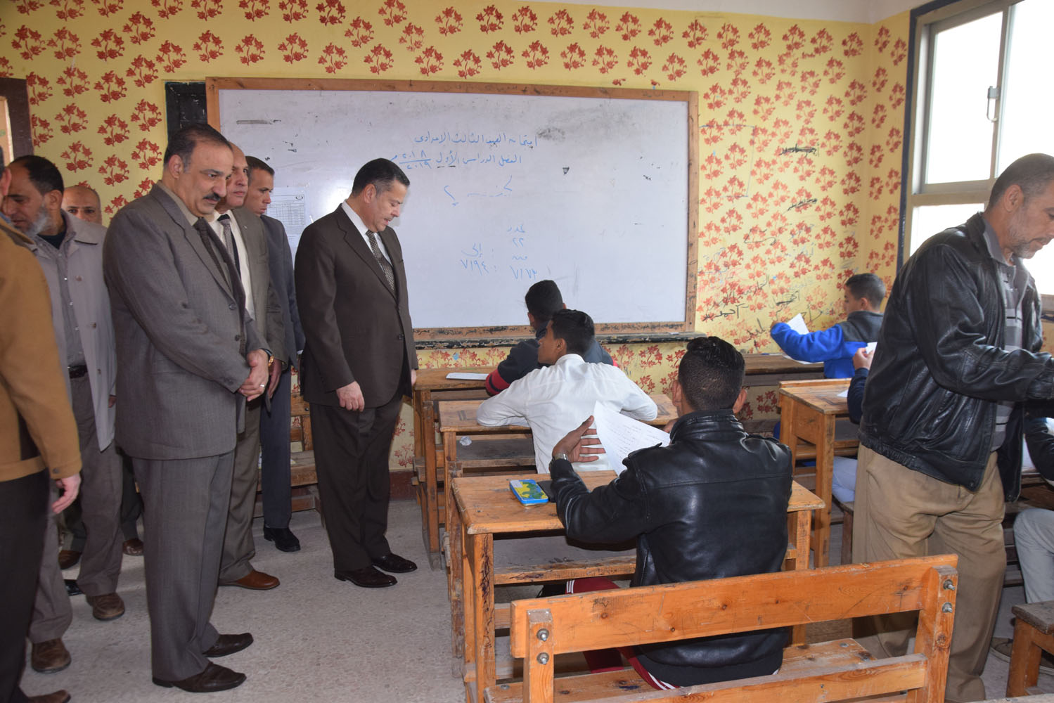 جولة محافظة بنى سويف على لجان الامتحانات (1)