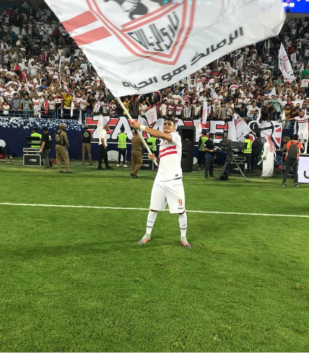 عمر السعيد يرفع علم الزمالك