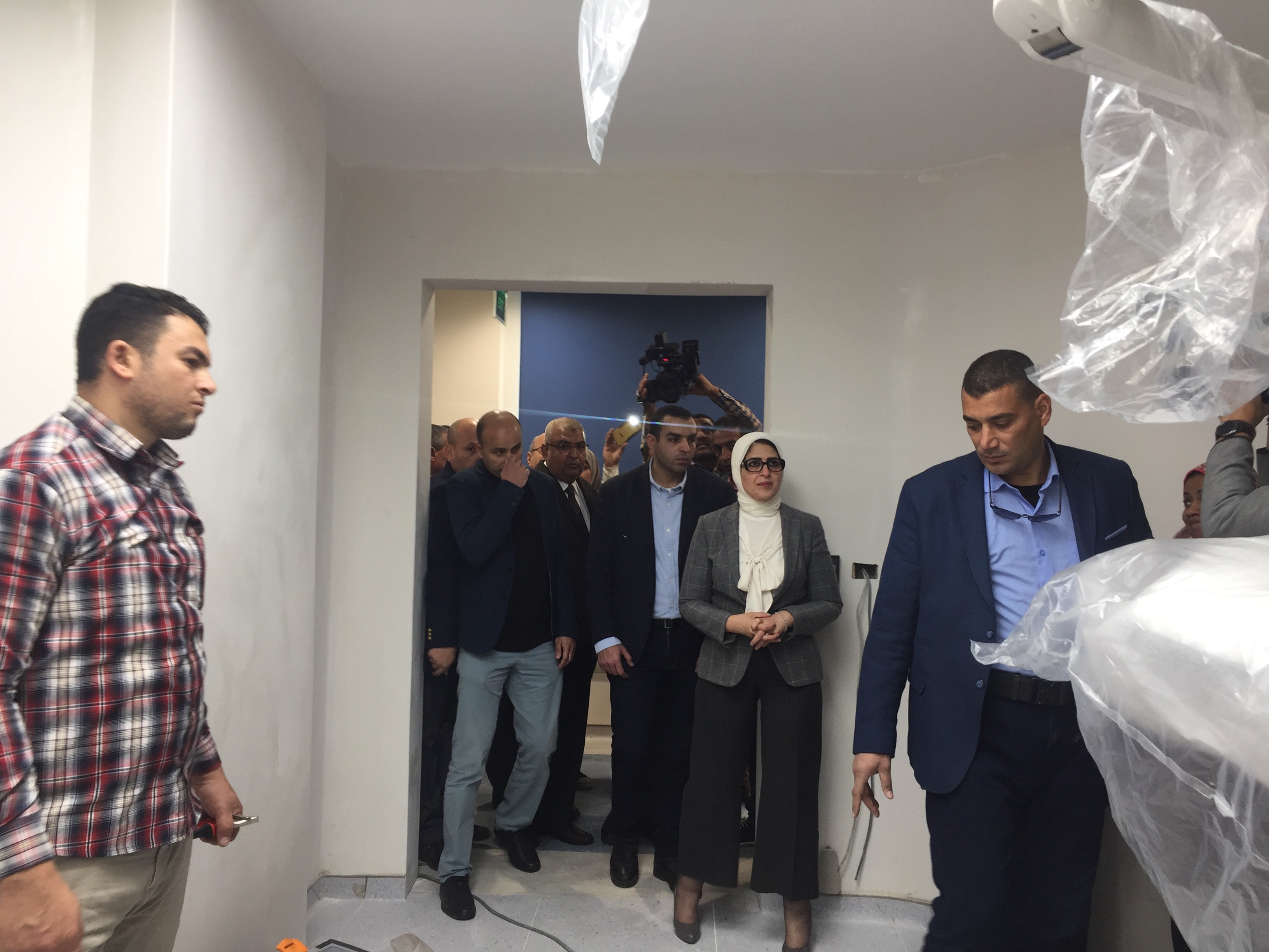 وزيرة الصحة تتفقد أعمال تطوير ورفع كفاءة مستشفى أبوخليفة (3)