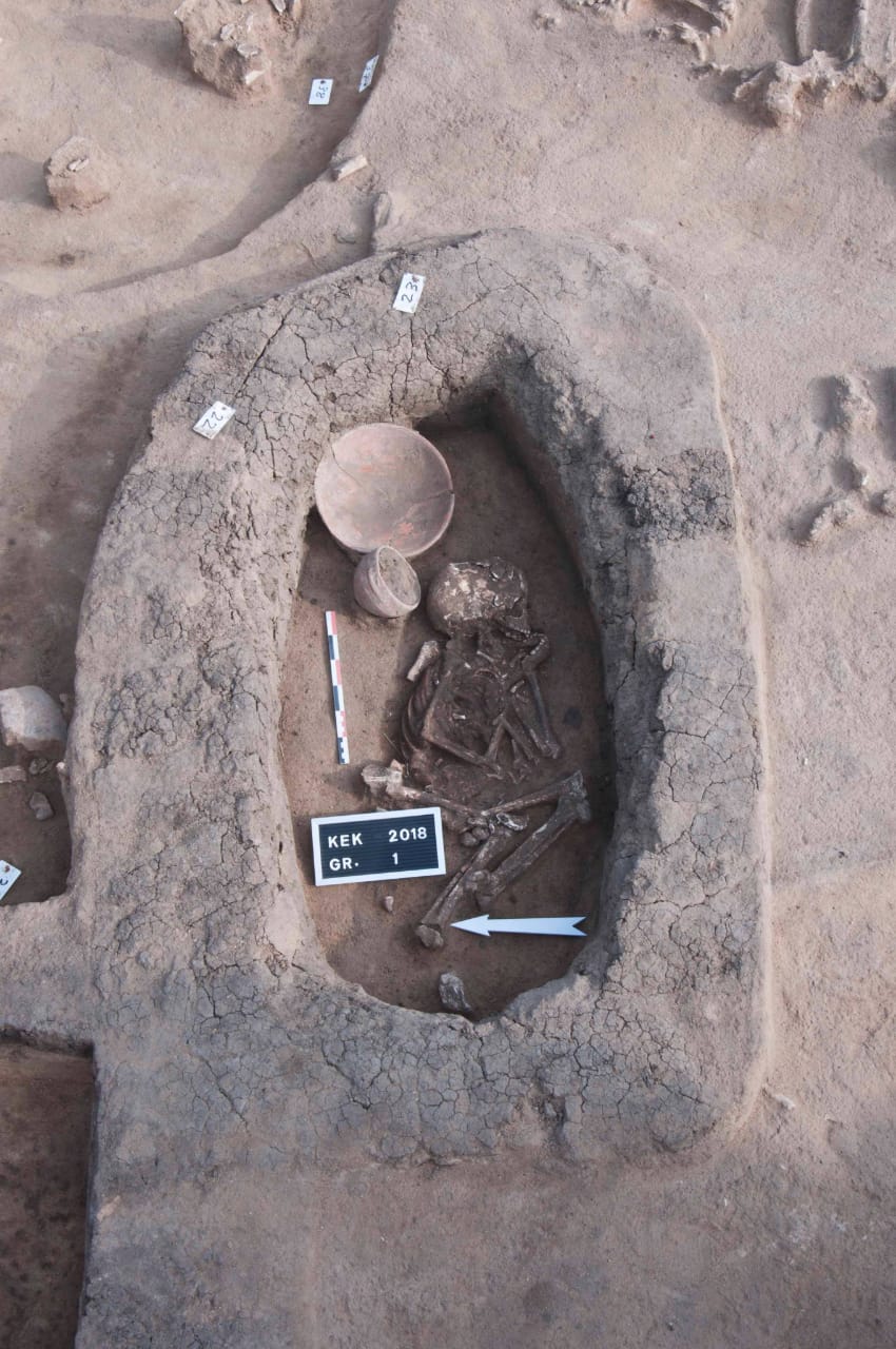 المقابر والدفنات المكتشفة (7)