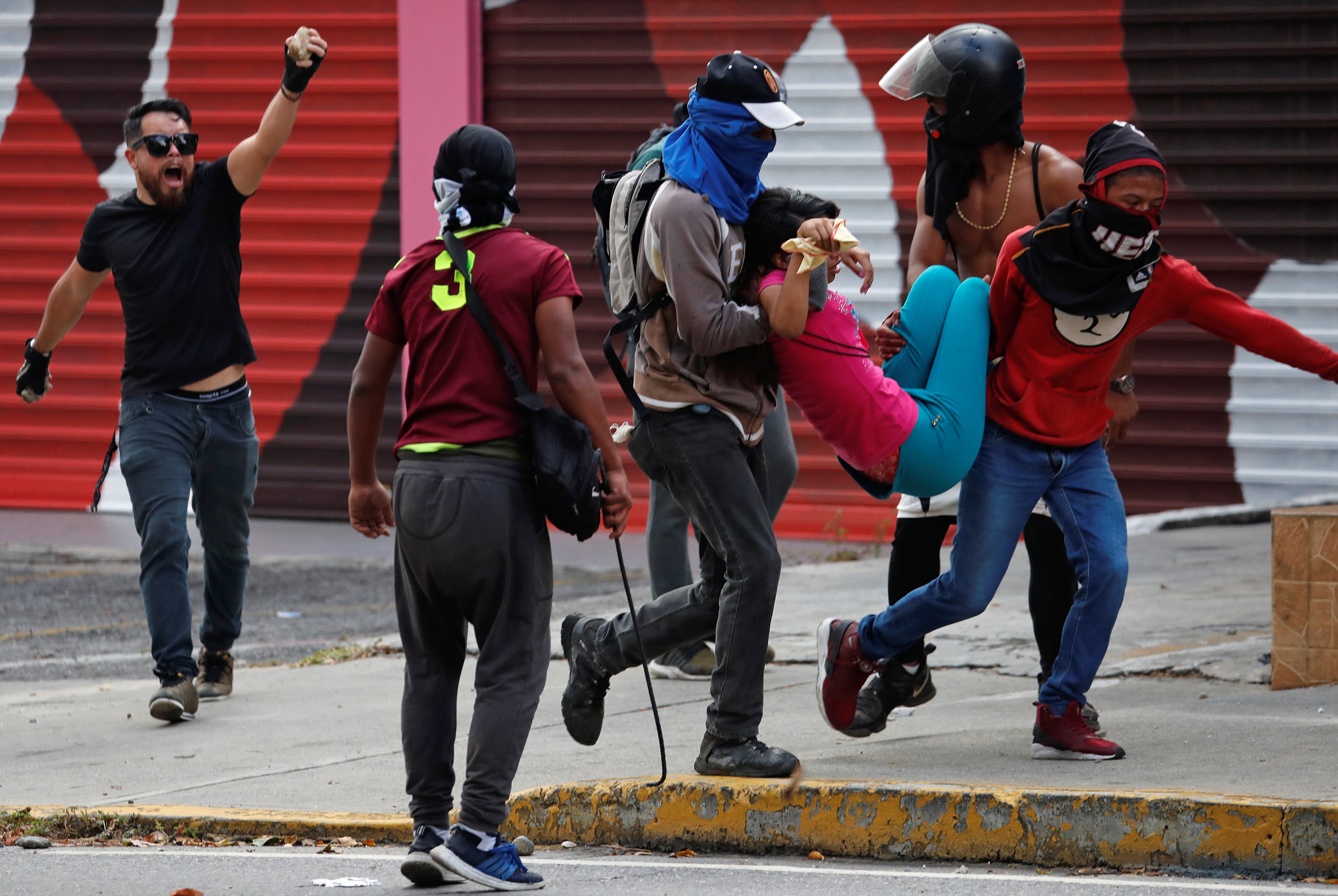 جانب من العنف فى فنزويلا (4)