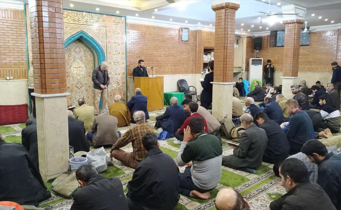 تحصن المتشددين فى مساجد طهران للاعتراض