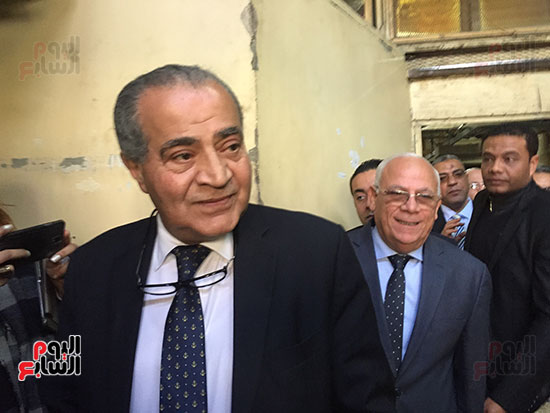 وزير التموين ومحافظ بورسعيد يتفقدان مجمع الكمبراتيف الاستهلاكى (3)