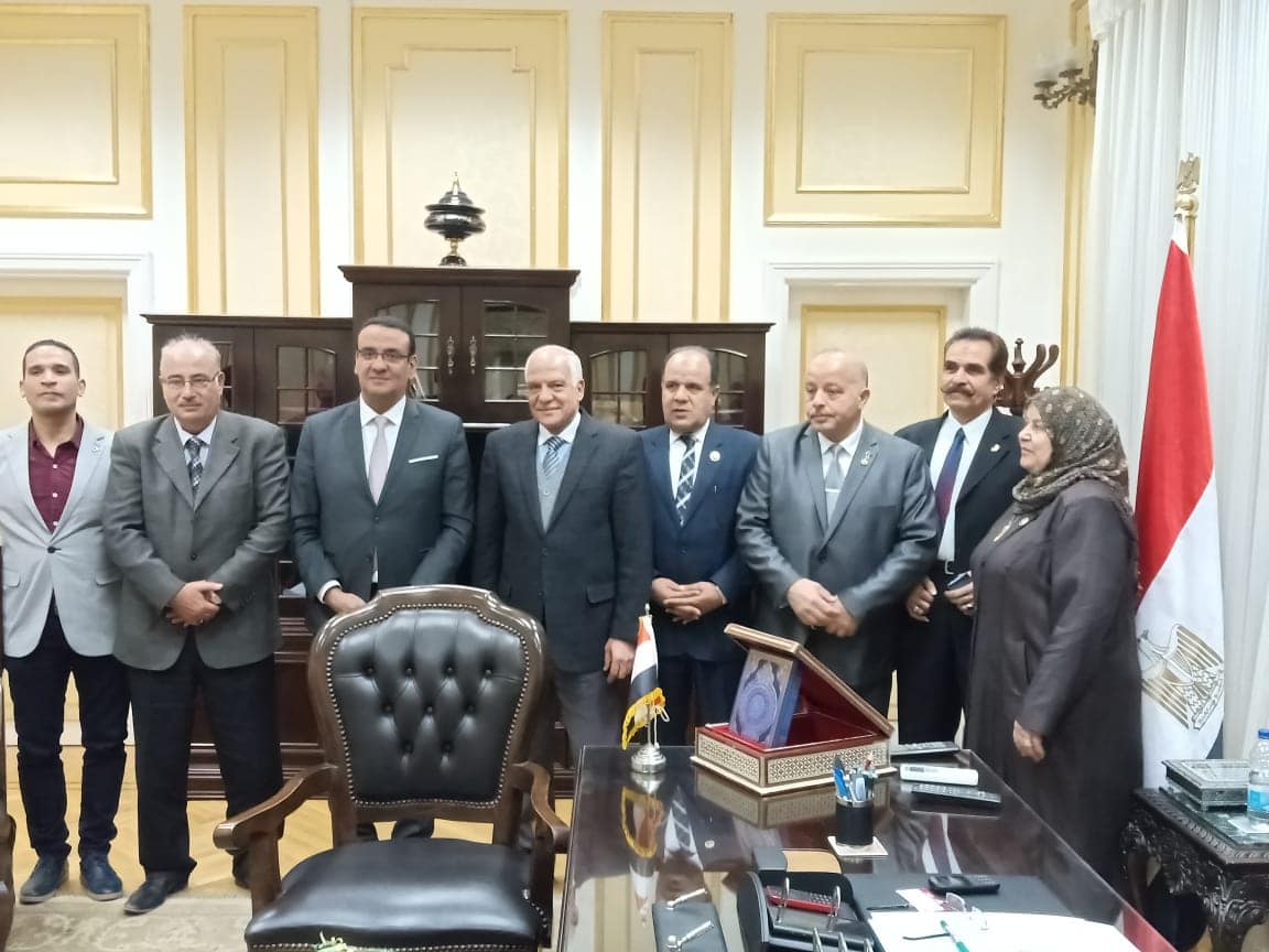 لقاء قيادات حزب الحرية المصري برئاسة الدكتور صلاح حسب الله المتحدث الرسمي لمجلس النواب (2)