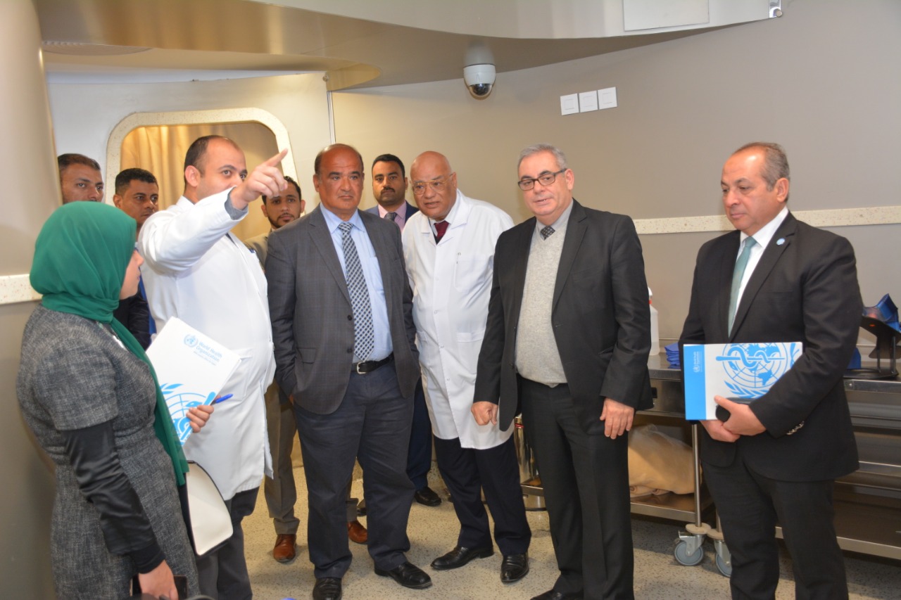 وفد منظمة الصحة العالمية بمصر يدعمون مرضي السرطان بالصعيد  (2)